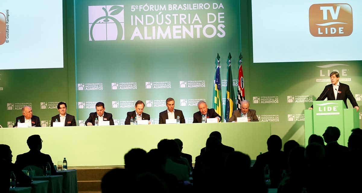 Autoridades e empresários debatem cenários e soluções  para o setor de alimentos