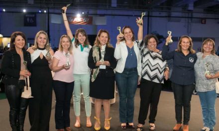 Nove vencedoras sobem ao palco do 1º Prêmio Mulheres do Agro em São Paulo