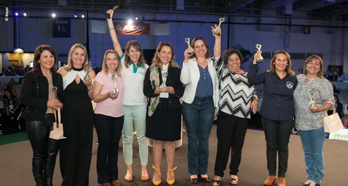 Nove vencedoras sobem ao palco do 1º Prêmio Mulheres do Agro em São Paulo