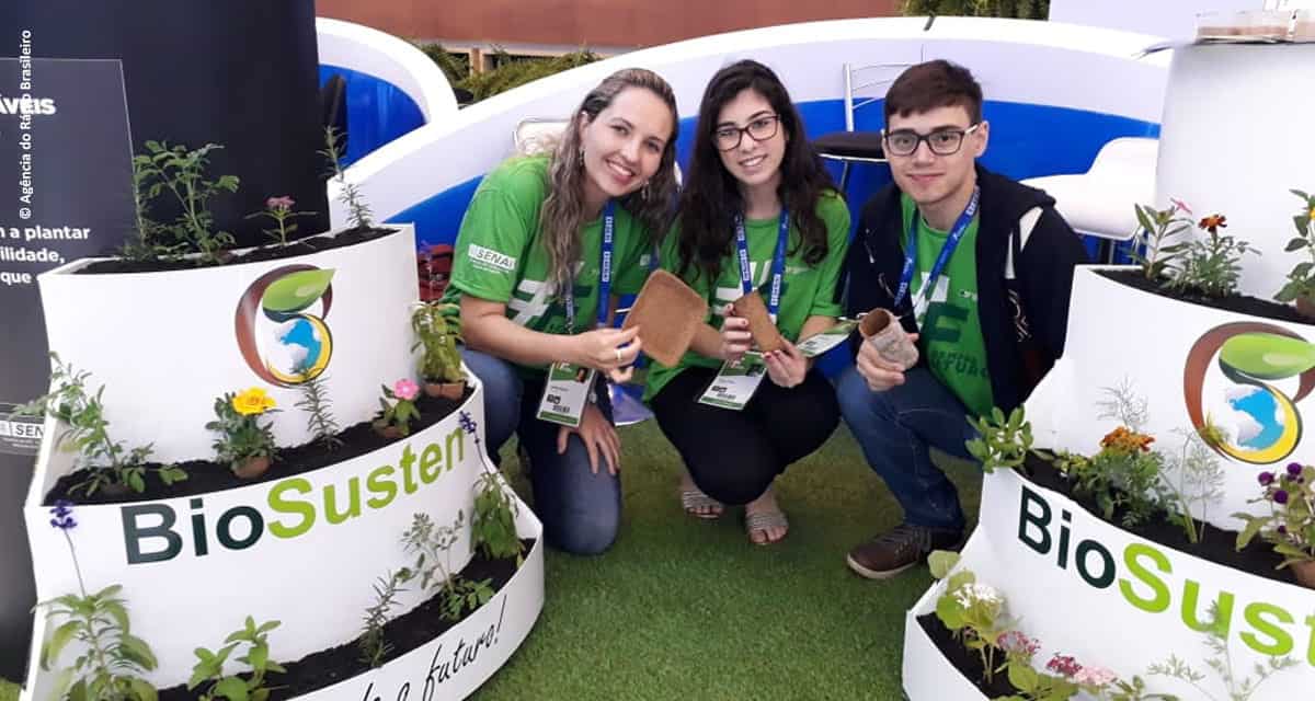 Alunos do SENAI de Sertãozinho-SP ganham prêmio com tubetes biodegradáveis