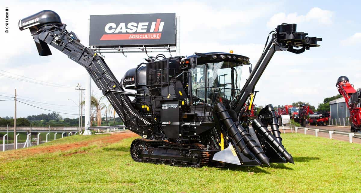 Edição especial de colhedora da Case IH é preta e tem assinatura de John Pearce