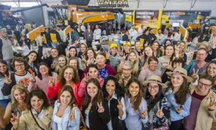 Agricultoras gaúchas participam do debate ‘Empreendedorismo Feminino e Tecnologia’ no estande da Valtra na Expodireto Cotrijal