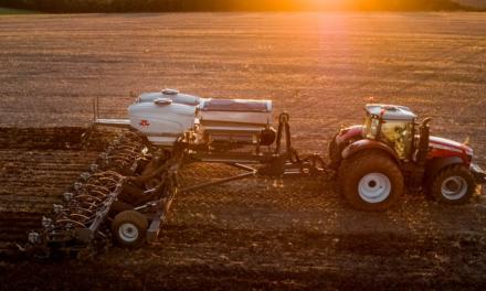 Massey Ferguson apresenta a mais nova plantadeira Momentum, agora na versão Sementes & Fertilizante