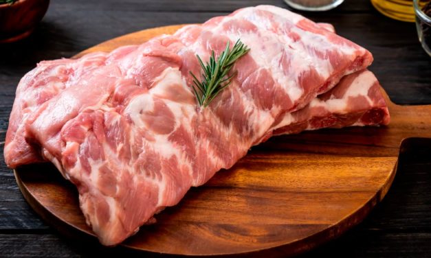 Você sabia que a carne suína passa por avaliação criteriosa antes de chegar aos mercados?