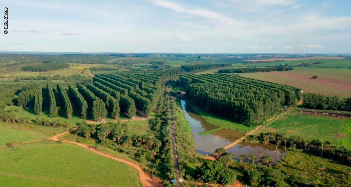 John Deere e The Nature Conservancy firmam acordo  para incentivar a agricultura regenerativa no Brasil