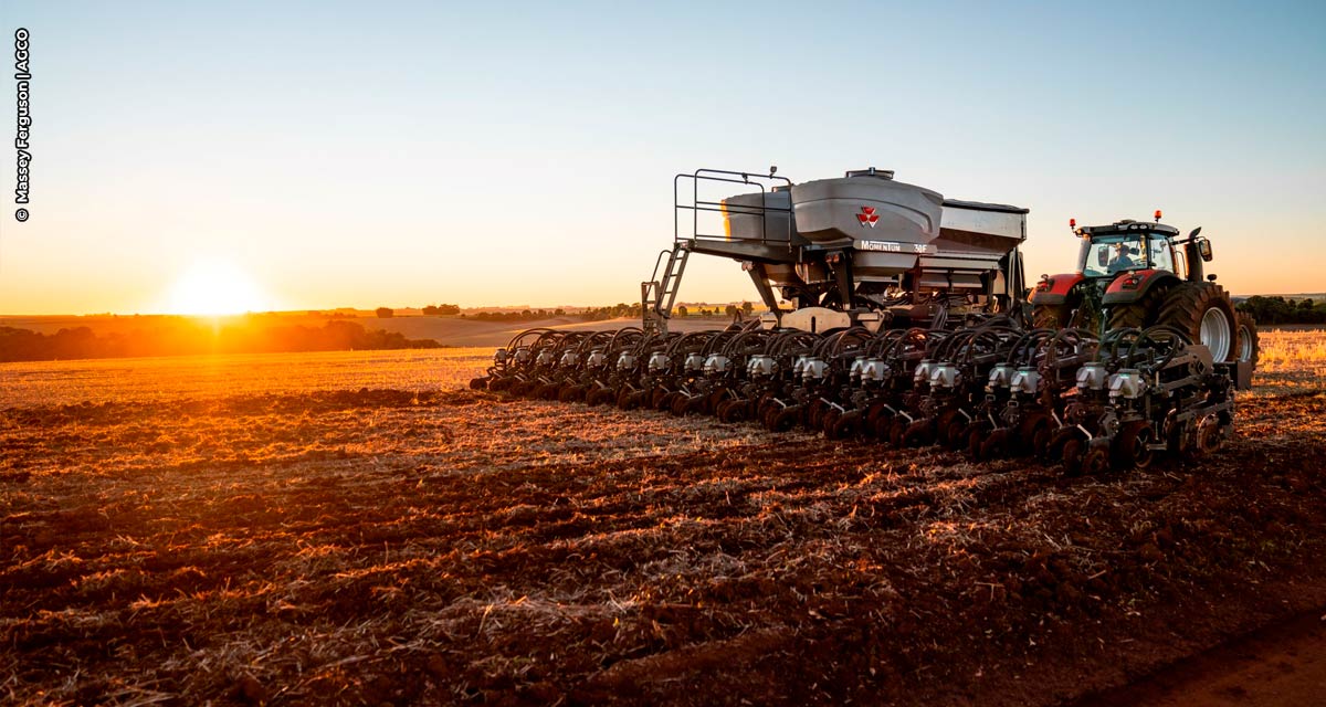 Massey Ferguson apresenta máquinas inteligentes e serviços digitais no Show Rural Digital Coopavel