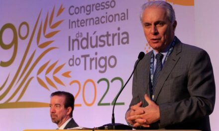 Trigo é o maior desafio do Brasil, declara Ministro da Agricultura no Congresso da Abitrigo