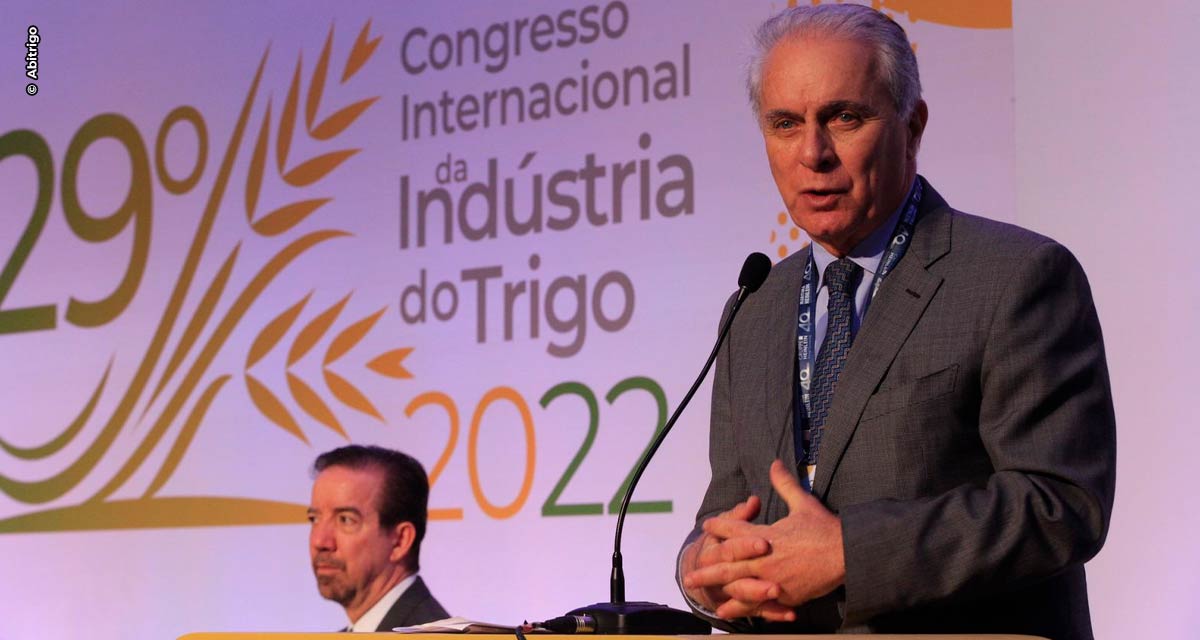 Trigo é o maior desafio do Brasil, declara Ministro da Agricultura no Congresso da Abitrigo