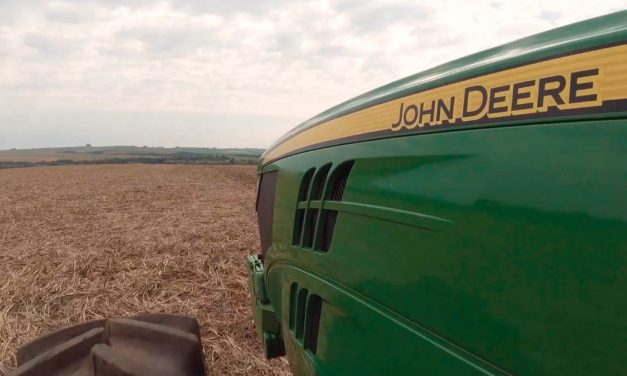 John Deere desenvolve motor a etanol para mercado agrícola