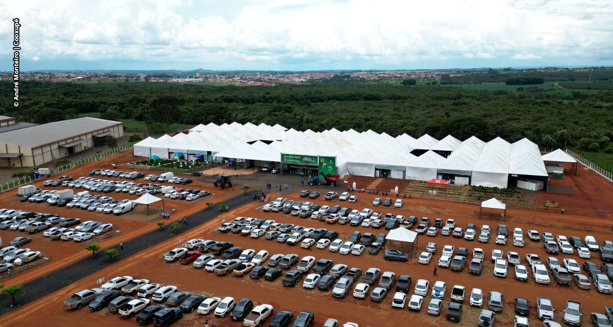 Cafeicultor prioriza negociações com troca de café na 9ª Feira do Cerrado