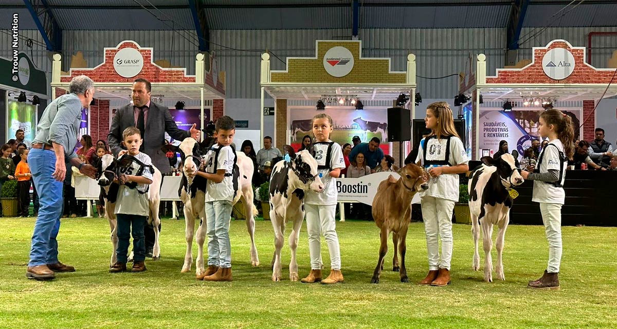 Trouw Nutrition destaca soluções em nutrição e apoia Clube de Bezerras na Expofrísia