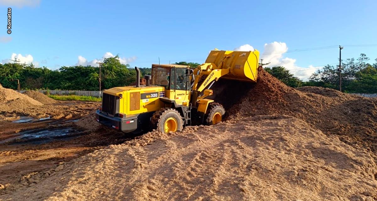 Komatsu lança na Agrishow equipamento para movimentação de bagaço para cana-de-açúcar