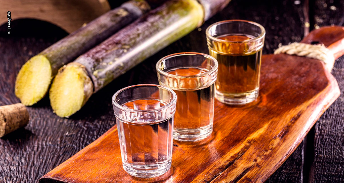 Como a cachaça se consolidou como um pilar do agronegócio com 40 mil produtores?