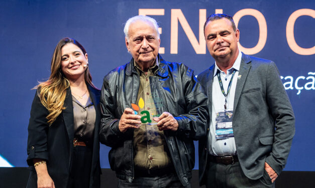 Jornalista Enio Campoi recebe Prêmio Andav de Reconhecimento
