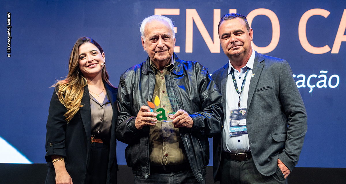 Jornalista Enio Campoi recebe Prêmio Andav de Reconhecimento
