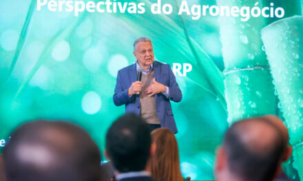 “Mantenham-se vivos, vai passar!”, afirma Roberto Rodrigues durante o lançamento do primeiro LIDE Agronegócio do Brasil